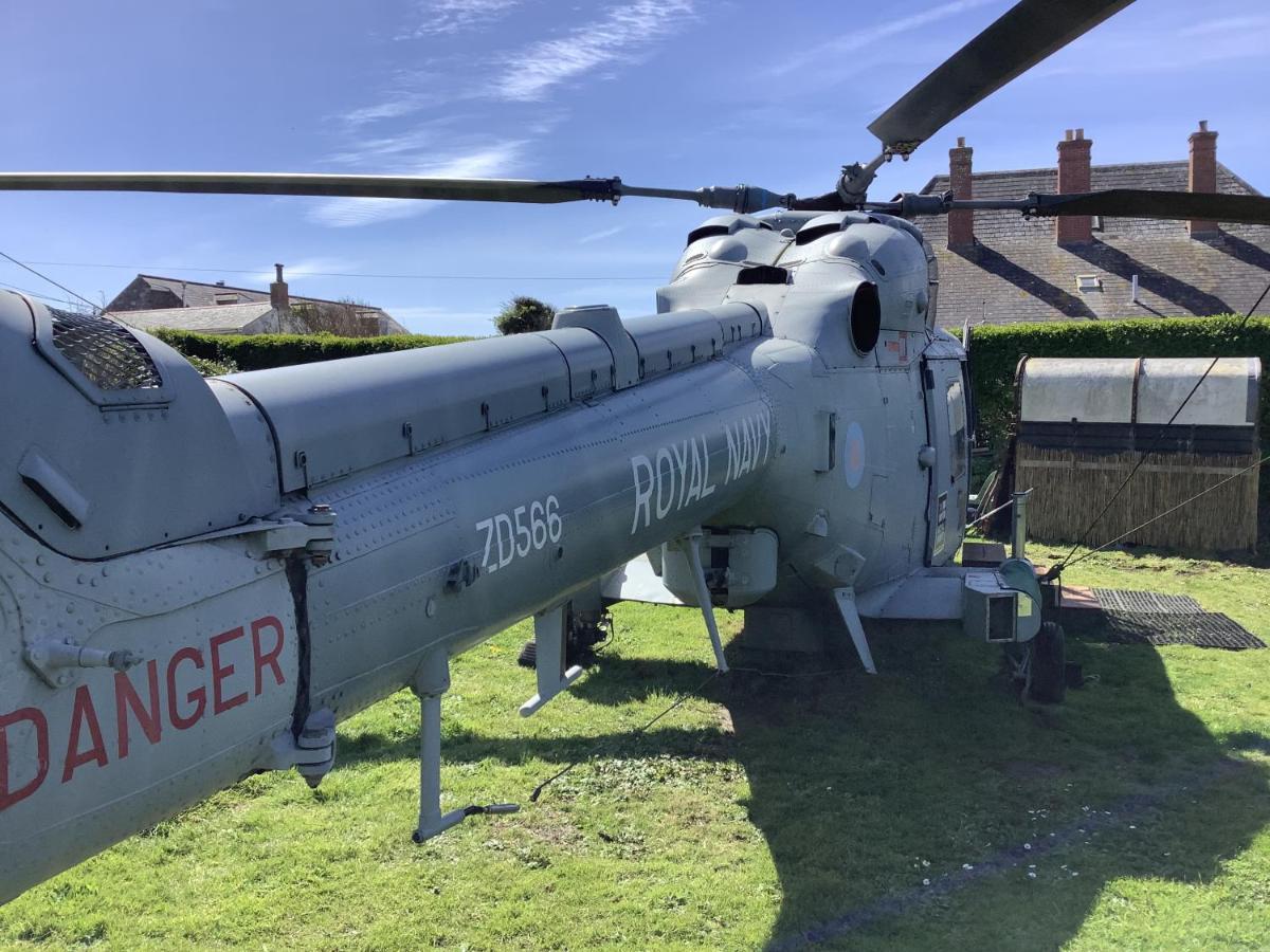 Haelarcher Farmhouse And Helicopter B&B リザード エクステリア 写真
