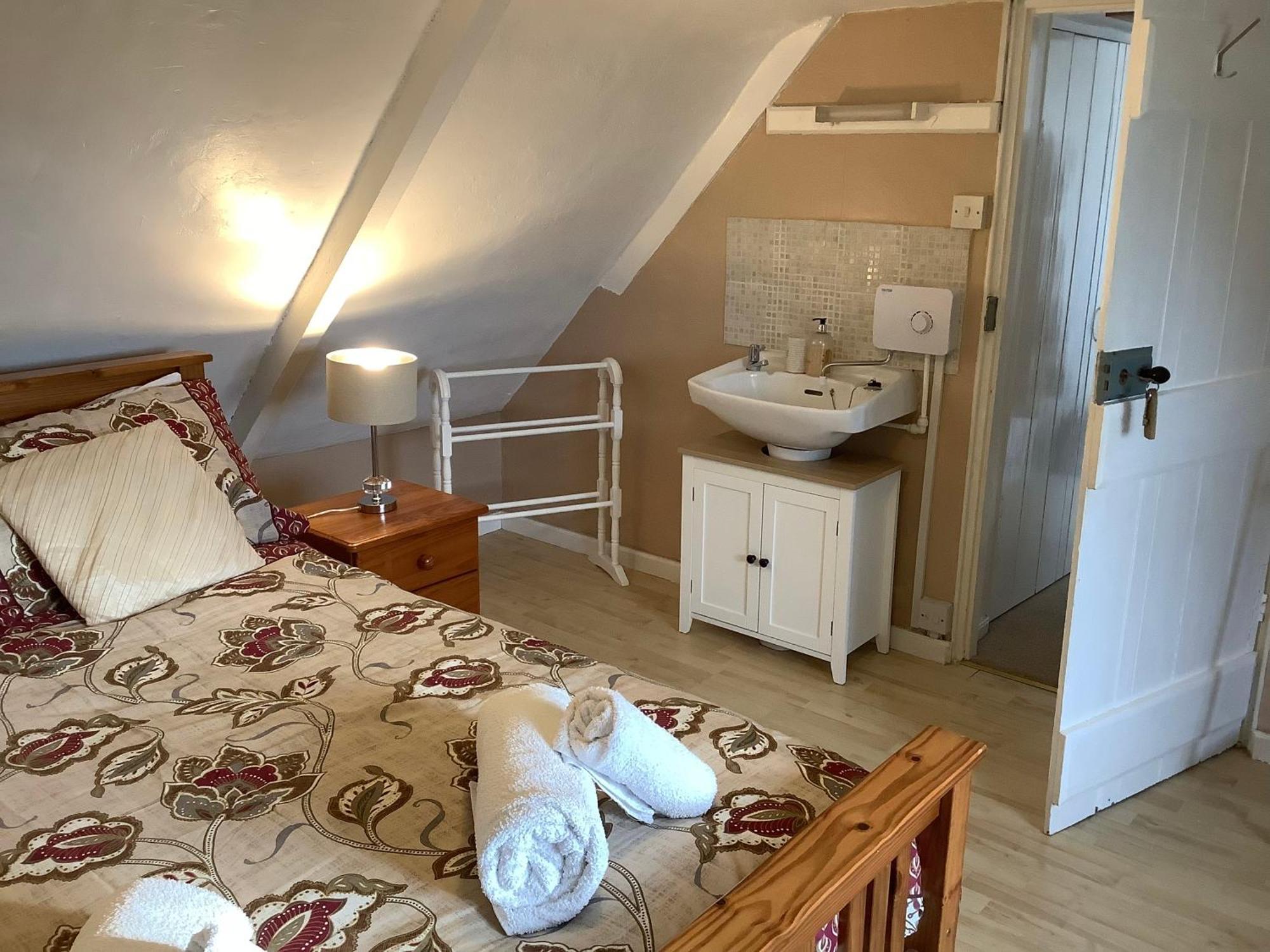Haelarcher Farmhouse And Helicopter B&B リザード エクステリア 写真